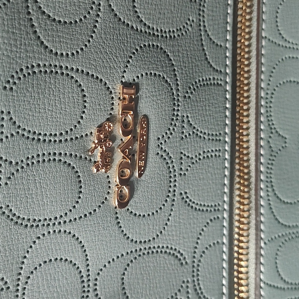 Coach Signature Gallery Leather Tote Bag NWOT - Picture 3 of 17